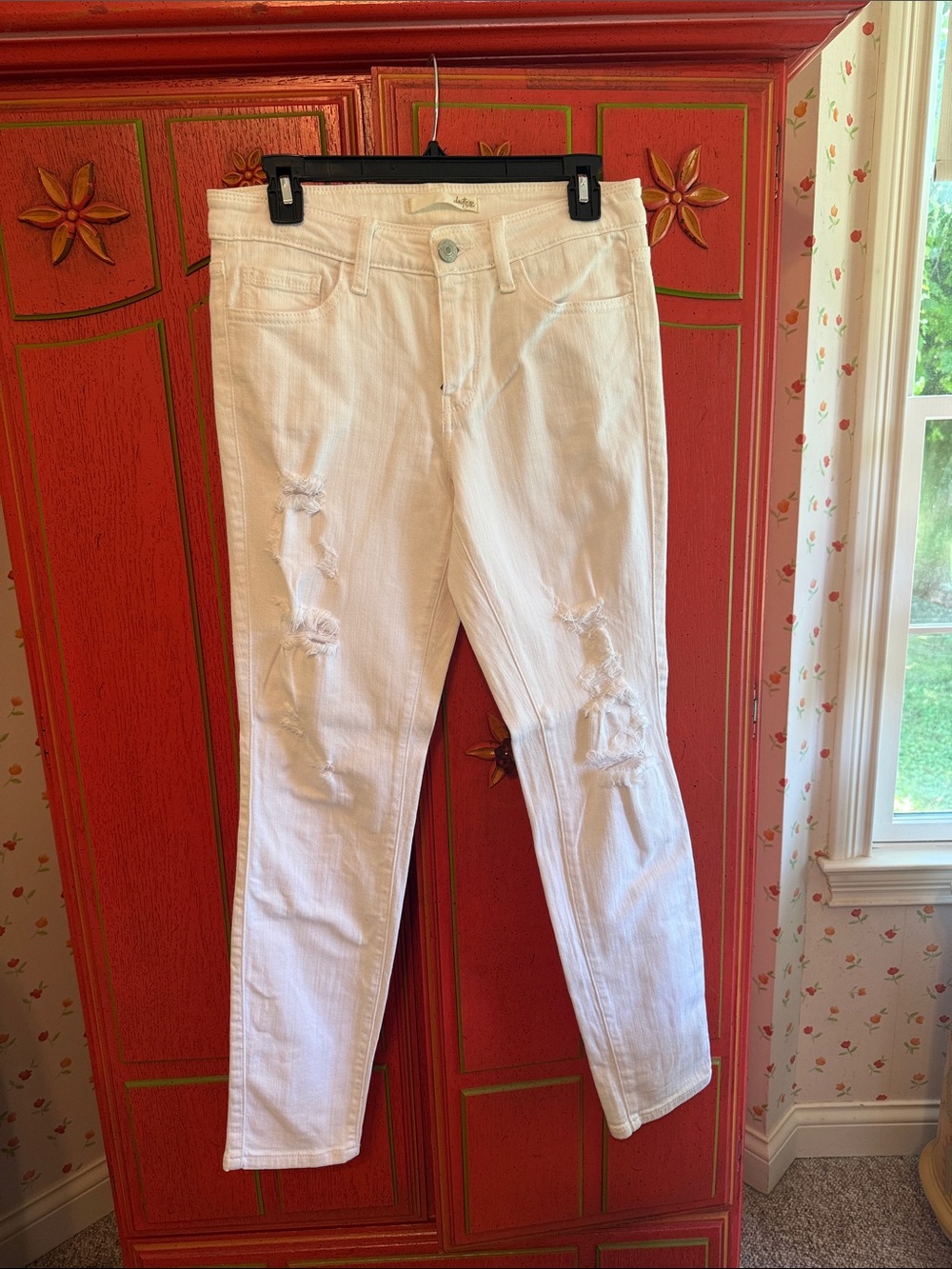 Daytrip White Distressed Skinny Jeans